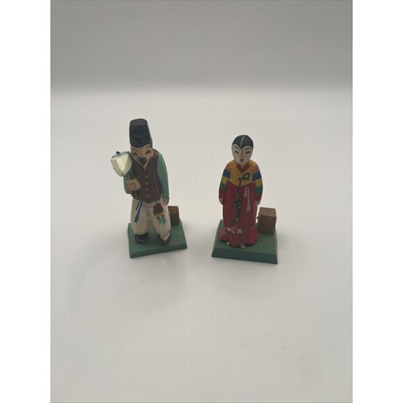 Vintage Folk ART Korean/Asian Hand Carved Painted Wooden Figurine Set Pair - Picture 1 of 9